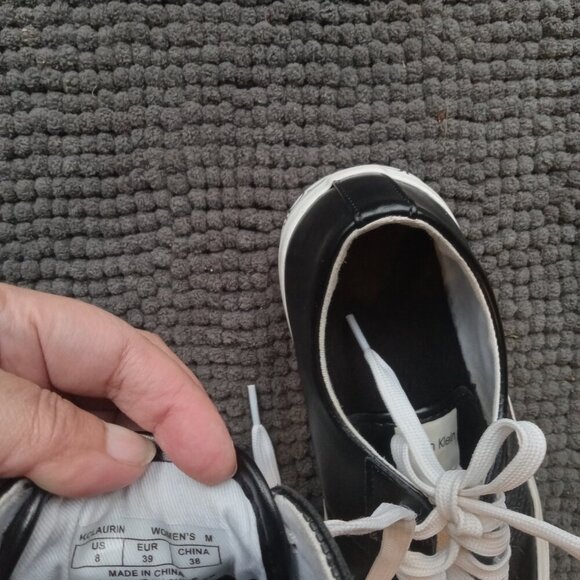 Calvin Klein- Women shoes- size 8 - Picture 2 of 5